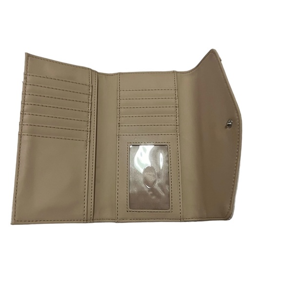 Baby pink Guess wallet - Picture 3 of 6